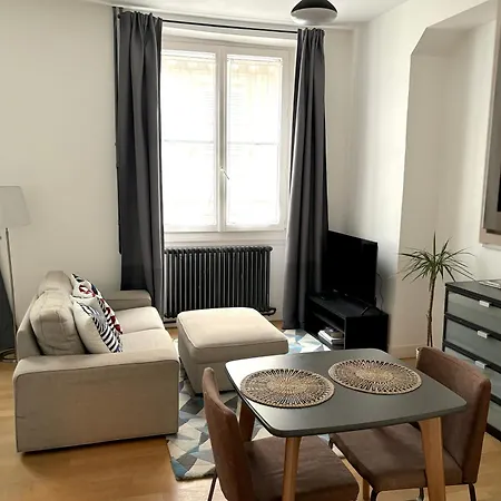 Marais Modern & Spacious Parigi